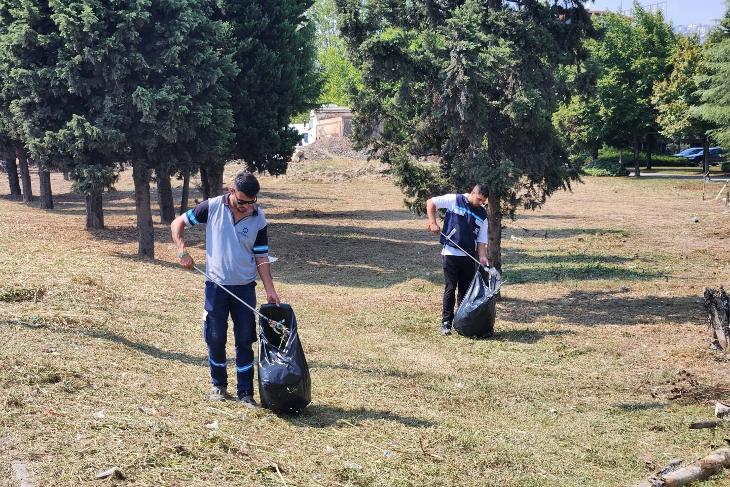 Kocaeli'de park ve bahçelerde sonbahar temizliği