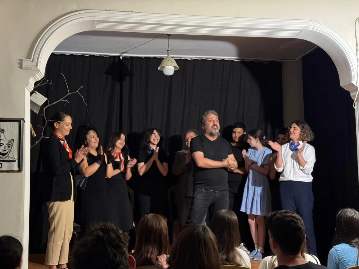 Defne&rsquo;de Nazım Coşkusu: &Ccedil;atı Sahne A&ccedil;ıldı