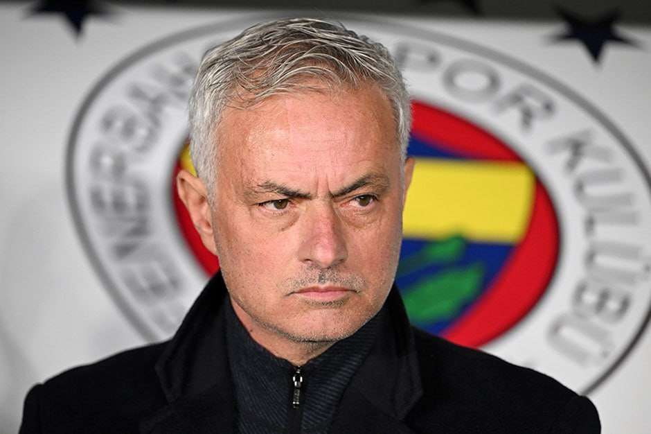Fenerbah&ccedil;e'den Mourinho'nun İfadesiyle İlgili A&ccedil;ıklama: "Irk&ccedil;ılıkla İlişkilendirilemez"