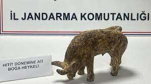 Hitit d&ouml;nemine ait 3 bin yıllık k&uuml;&ccedil;&uuml;k boğa heykeli ele ge&ccedil;irildi